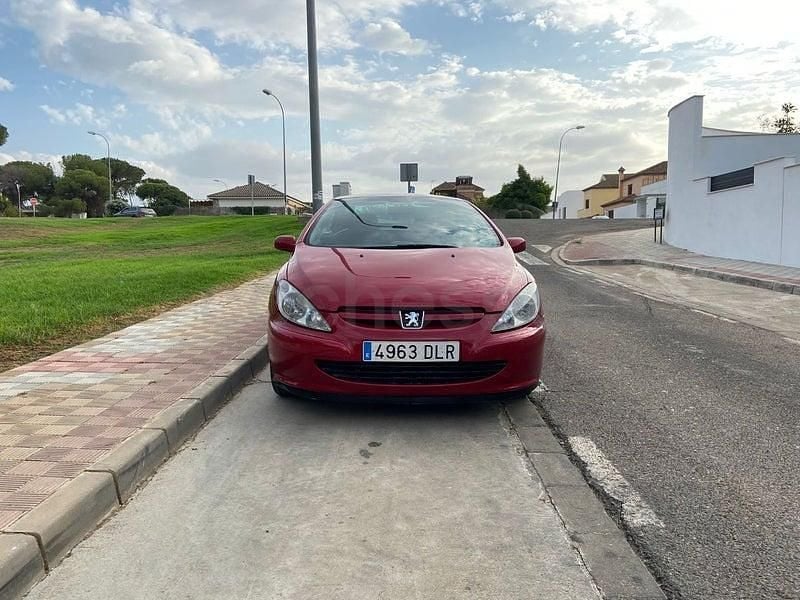 Usado Peugeot 307 CC 143 CV (105 kW) 2005 Granate Descapotable