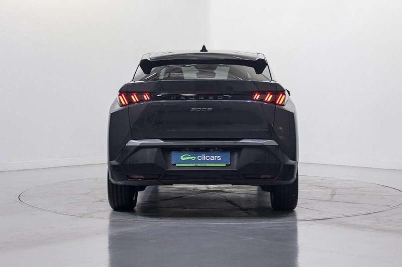 Usado Peugeot 3008 Allure 136 CV (100 kW) 2024 Gris SUV
