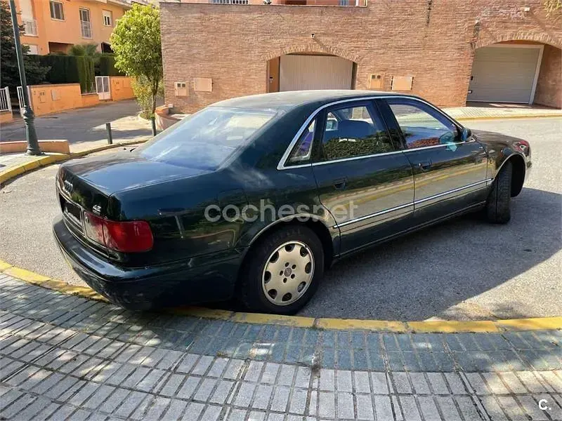 Usado Audi A8 Premium 300 CV (220 kW) 1995 Negro Berlina