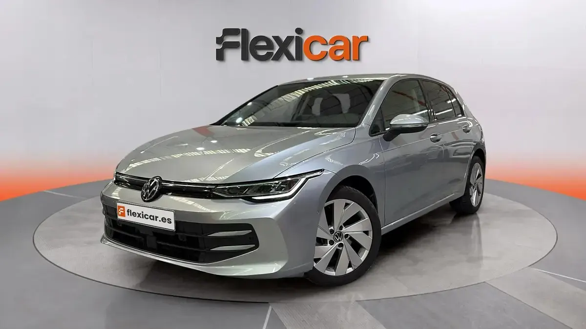 Usado VW Golf VIII 116 CV (85 kW) 2025 Gris Berlina