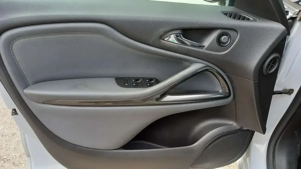 Usado Opel Zafira Excellence 135 CV (99 kW) 2014 Gris Monovolumen
