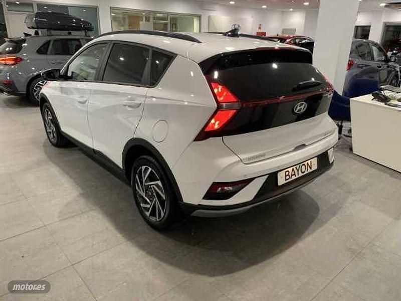 Atlas white Usado 2024 Hyundai Bayon SUV | 21.490 € (Caro) - Imagen 1/4