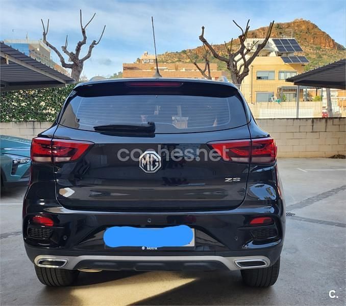 Usado MG ZS Luxury 111 CV (81 kW) 2023 Negro SUV