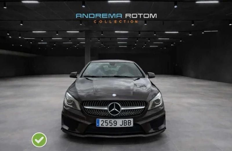 Usado Mercedes CLA200 AMG line 136 CV (100 kW) 2014 Coupe