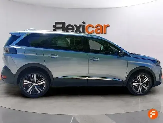 Usado Peugeot 5008 GT 130 CV (95 kW) 2024 Gris SUV