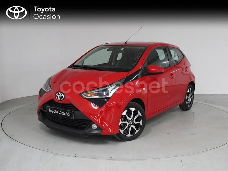 Rojo Usado 2019 Toyota Aygo X-play Utilitario | 12.190 € (Un poco caro) - Imagen 1/4