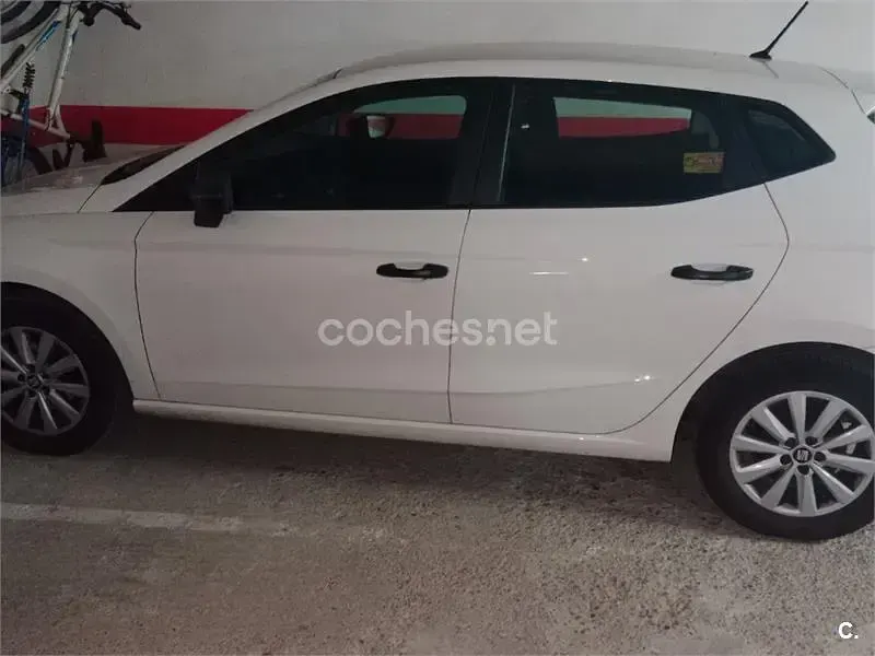Usado Seat Ibiza Style 75 CV (55 kW) 2018 Blanco Utilitario