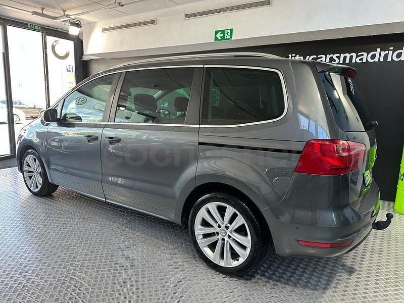 Usado Seat Alhambra Style 170 CV (125 kW) 2013 Gris / plata Monovolumen