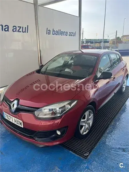 Usado Renault Mégane III Business 95 CV (69 kW) 2014 Rojo Berlina