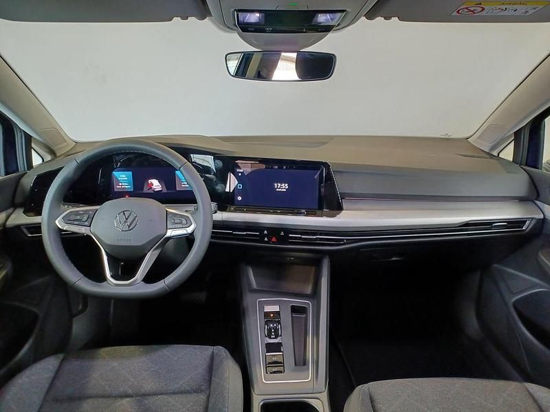 Usado VW Golf VIII Life 131 CV (96 kW) 2023 Azul Familiar