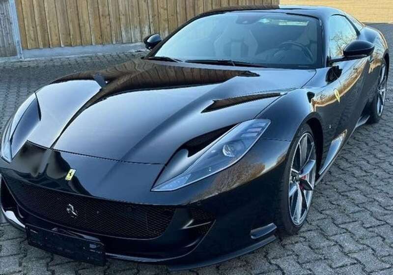 Negro Usado 2021 Ferrari 812 Descapotable | 487.900 € - Imagen 1/4