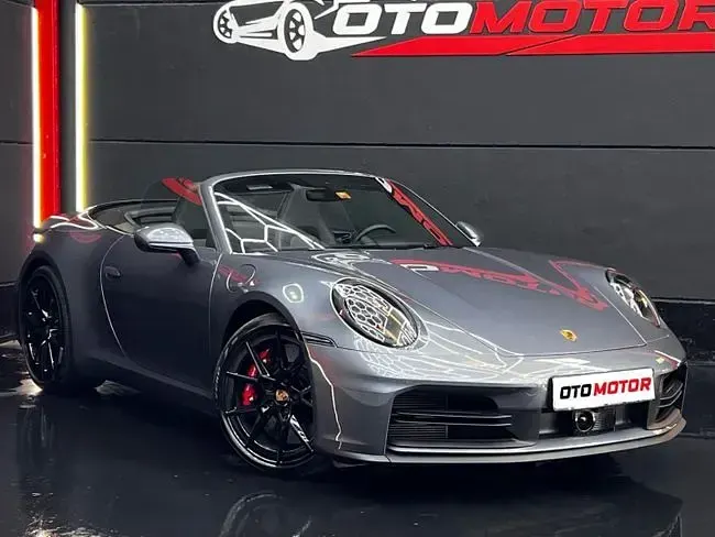 Usado Porsche 911 Carrera 4S 350 CV (257 kW) 2025 Oro Coupe