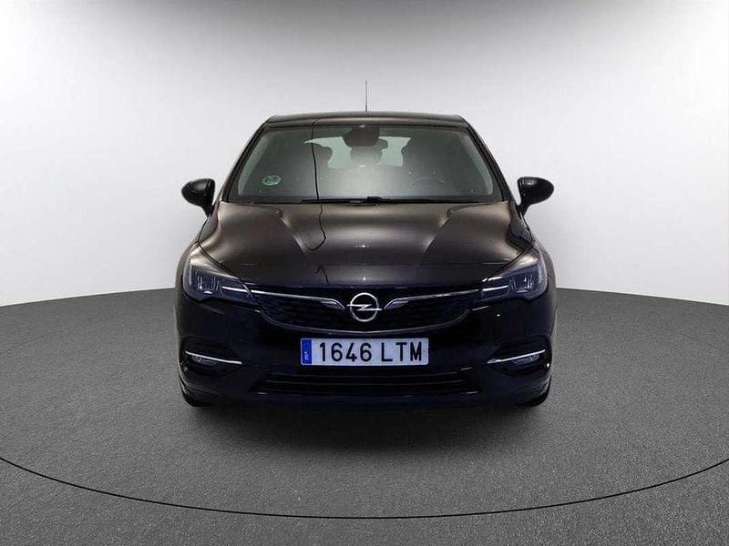 Usado Opel Astra Edition 110 CV (80 kW) 2021 Negro Utilitario