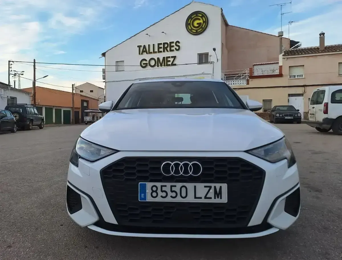 Usado Audi A3 Sportback 110 CV (80 kW) 2022 Blanco Utilitario