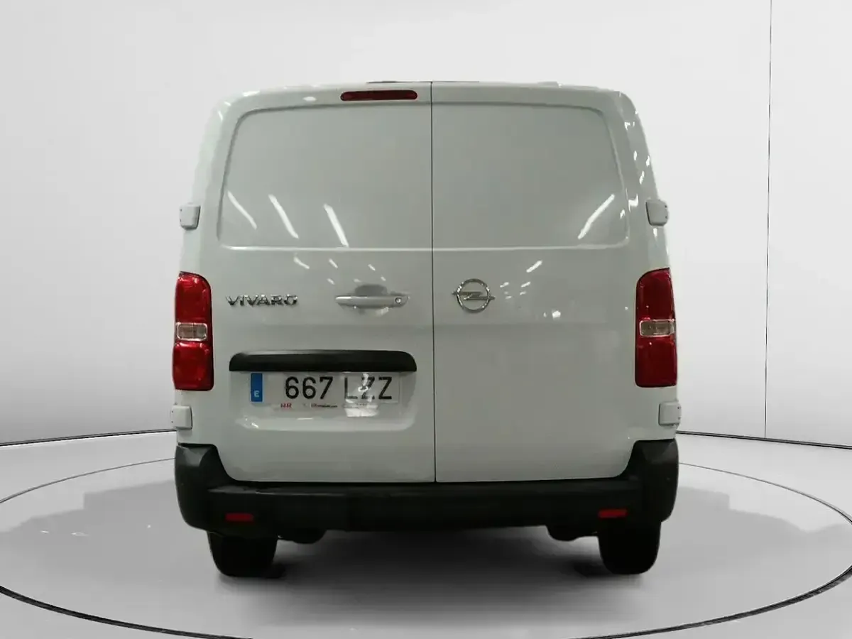 Usado Opel Vivaro 103 CV (75 kW) 2022 Blanco Monovolumen
