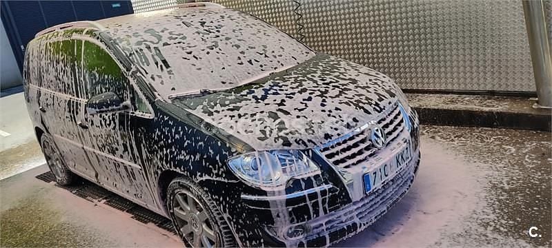 Usado VW Touran Highline 140 CV (102 kW) 2009 Negro Monovolumen