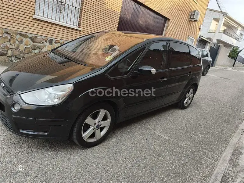 Usado Ford S-MAX Titanium 140 CV (102 kW) 2010 Negro Monovolumen