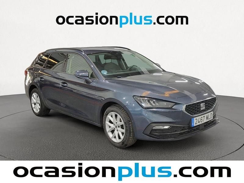 Usado Seat Leon Style 130 CV (95 kW) 2023 Gris Familiar