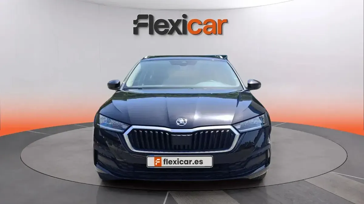 Usado Skoda Octavia 110 CV (80 kW) 2022 Negro Familiar