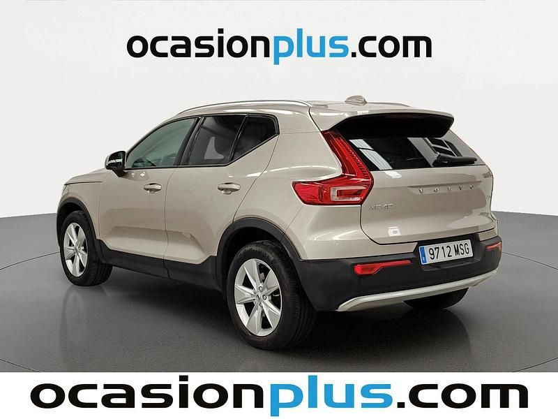 Usado Volvo XC40 Core 163 CV (119 kW) 2024 Dorado SUV