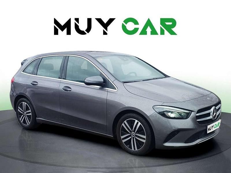 Usado Mercedes B180 116 CV (85 kW) 2021 Gris / plata Monovolumen