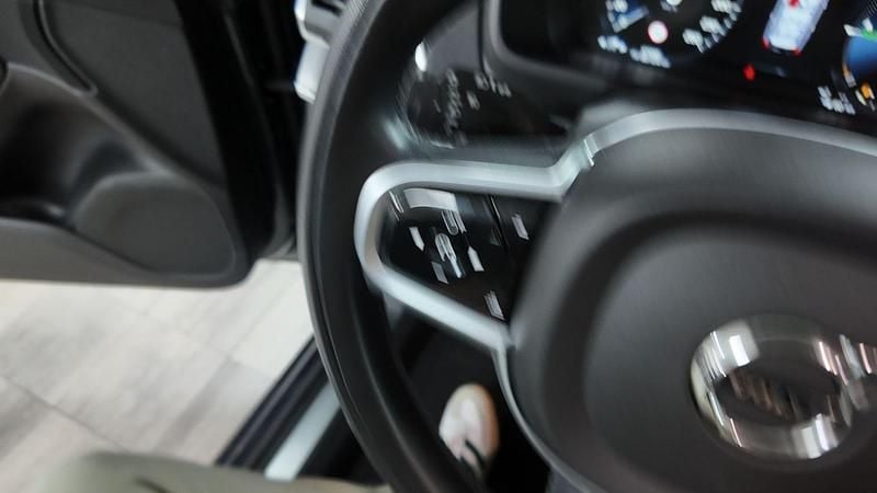 Gris / plata Usado 2021 Volvo XC90 Core SUV | 43.990 € (Super precio) - Imagen 1/4