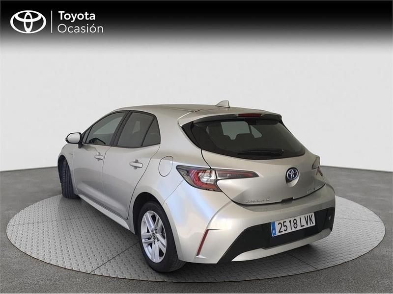 Usado Toyota Corolla Active 122 CV (89 kW) 2021 Gris Monovolumen