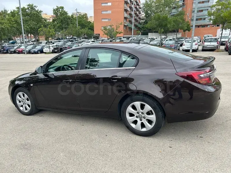 Usado Opel Insignia Business 120 CV (88 kW) 2016 Negro Berlina