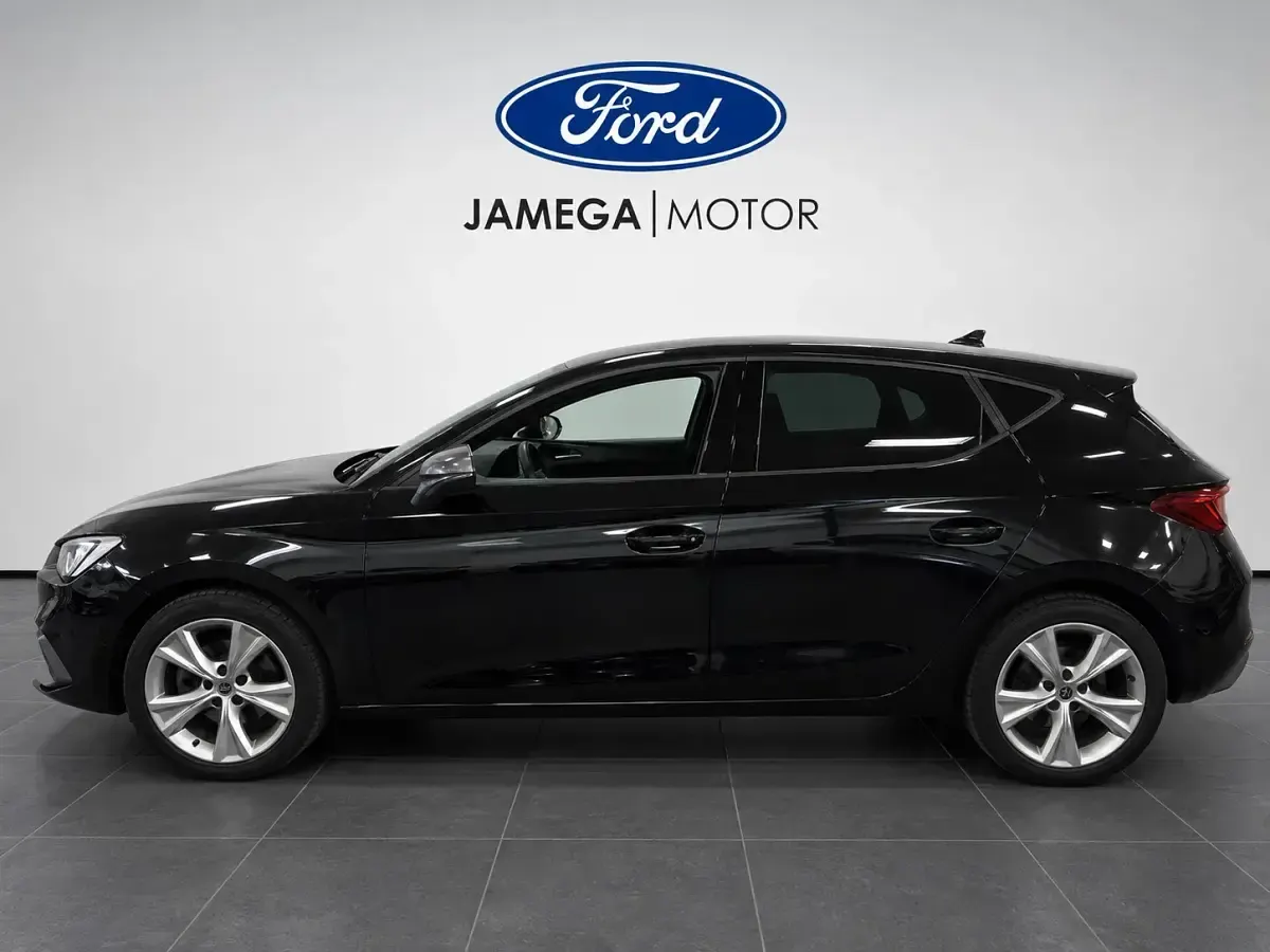 Usado Seat Leon FR 150 CV (110 kW) 2021 Negro Berlina