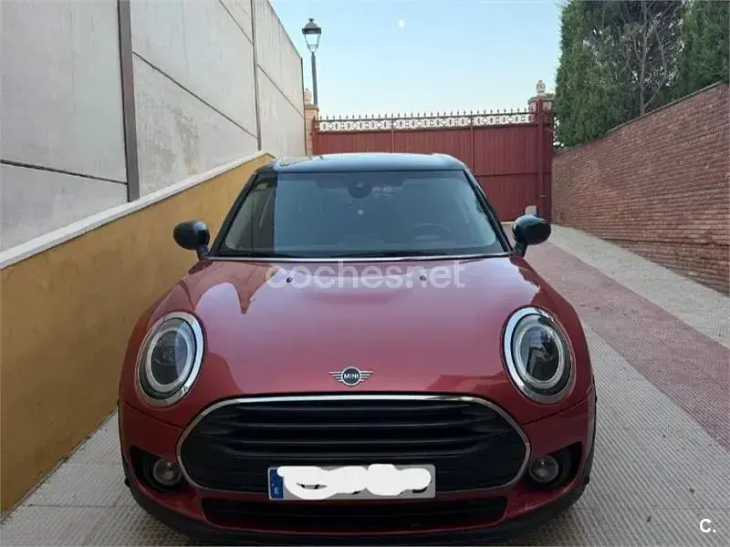 Usado Mini Cooper D Clubman 150 CV (110 kW) 2021 Granate Familiar