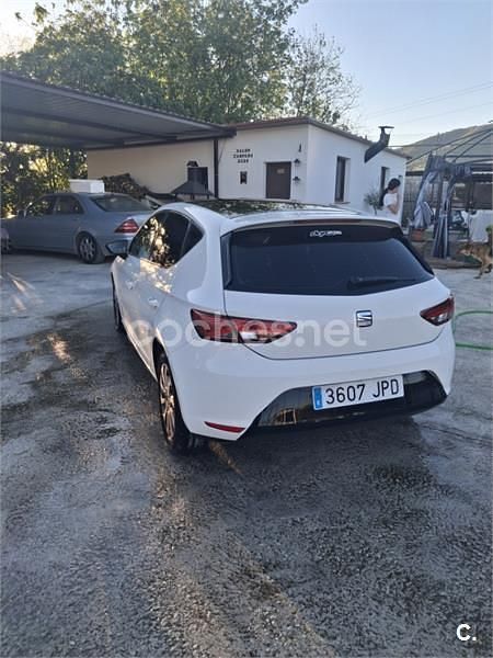 Usado Seat Leon Ecomotive 110 CV (80 kW) 2016 Blanco Berlina