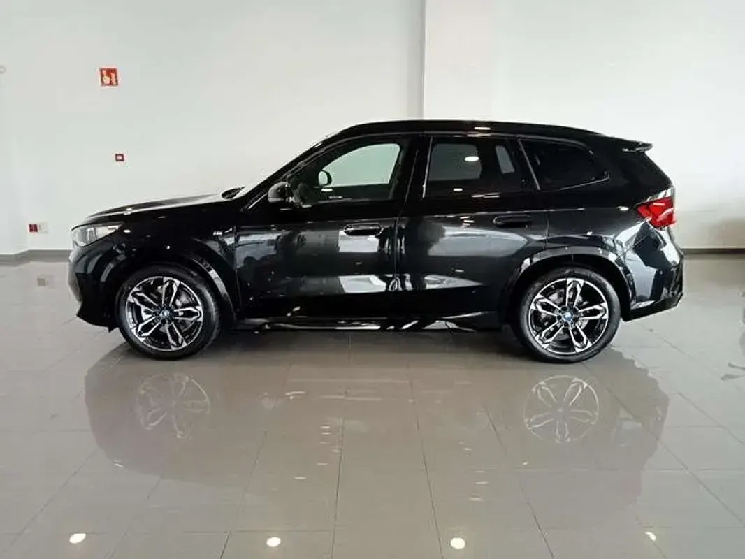 Usado BMW iX1 Comfort Edition 230 kW (313 CV) 2025 Negro SUV
