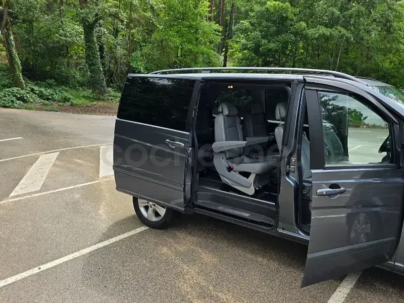 Usado Mercedes Viano 163 CV (119 kW) 2013 Gris / plata Monovolumen