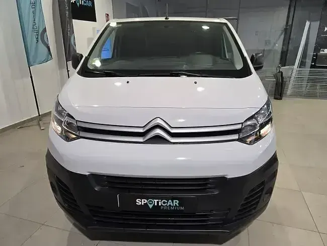 Usado Citroën Jumpy Comfort 120 CV (88 kW) 2023 Blanco Monovolumen
