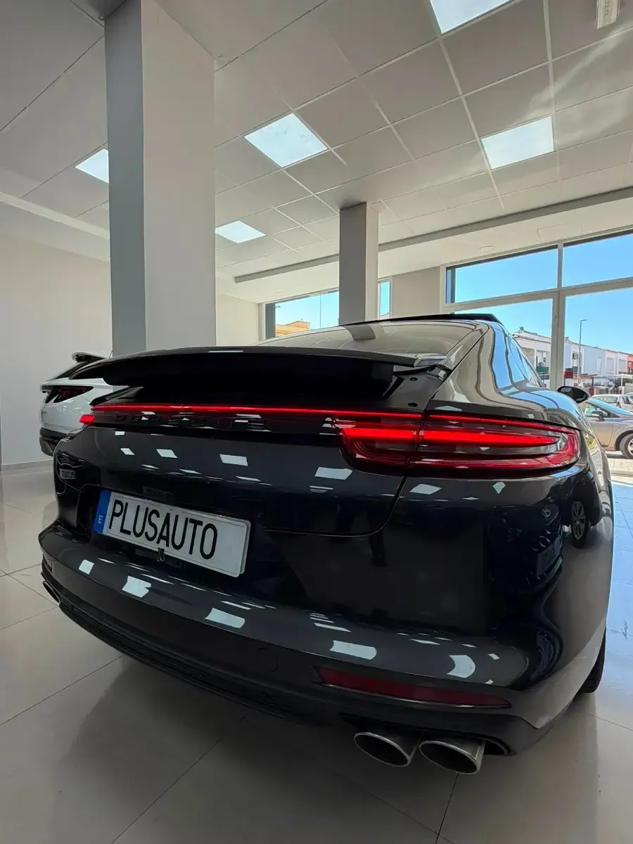 Usado Porsche Panamera Executive 462 CV (339 kW) 2019 Gris Utilitario