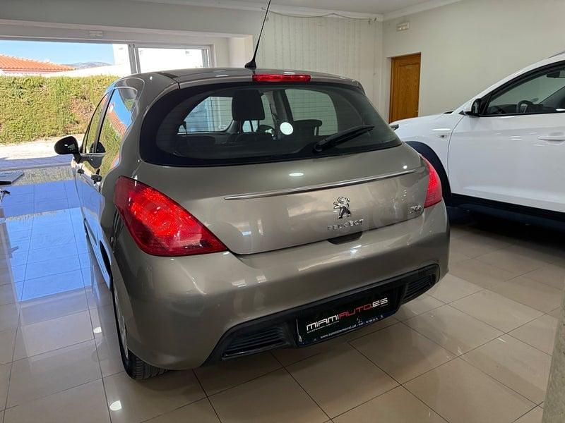 Usado Peugeot 308 Access 92 CV (67 kW) 2012 Beige Berlina