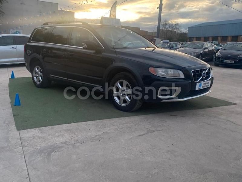 Negro Usado 2009 Volvo XC70 Summum SUV | 5999 € - Imagen 1/4