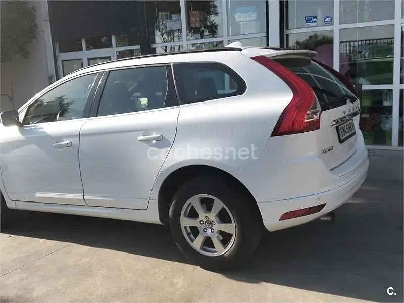 Usado Volvo XC60 Kinetic 163 CV (119 kW) 2013 Blanco SUV