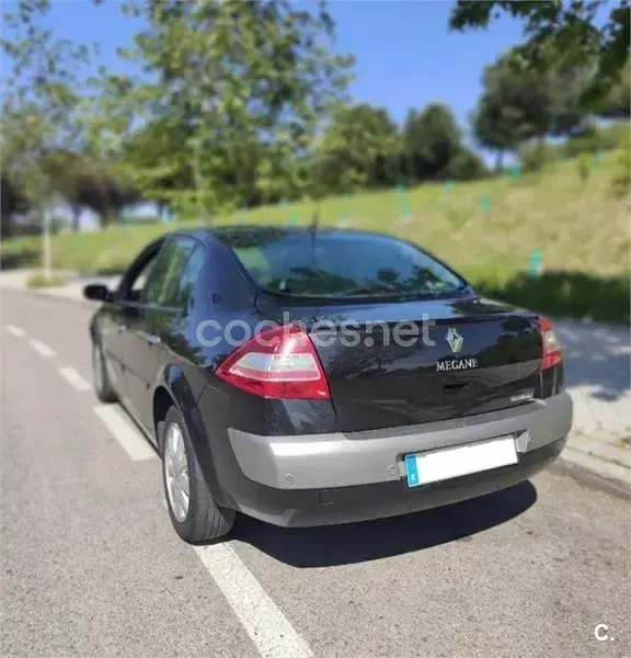 Usado Renault Mégane Dynamique 130 CV (95 kW) 2007 Negro Berlina