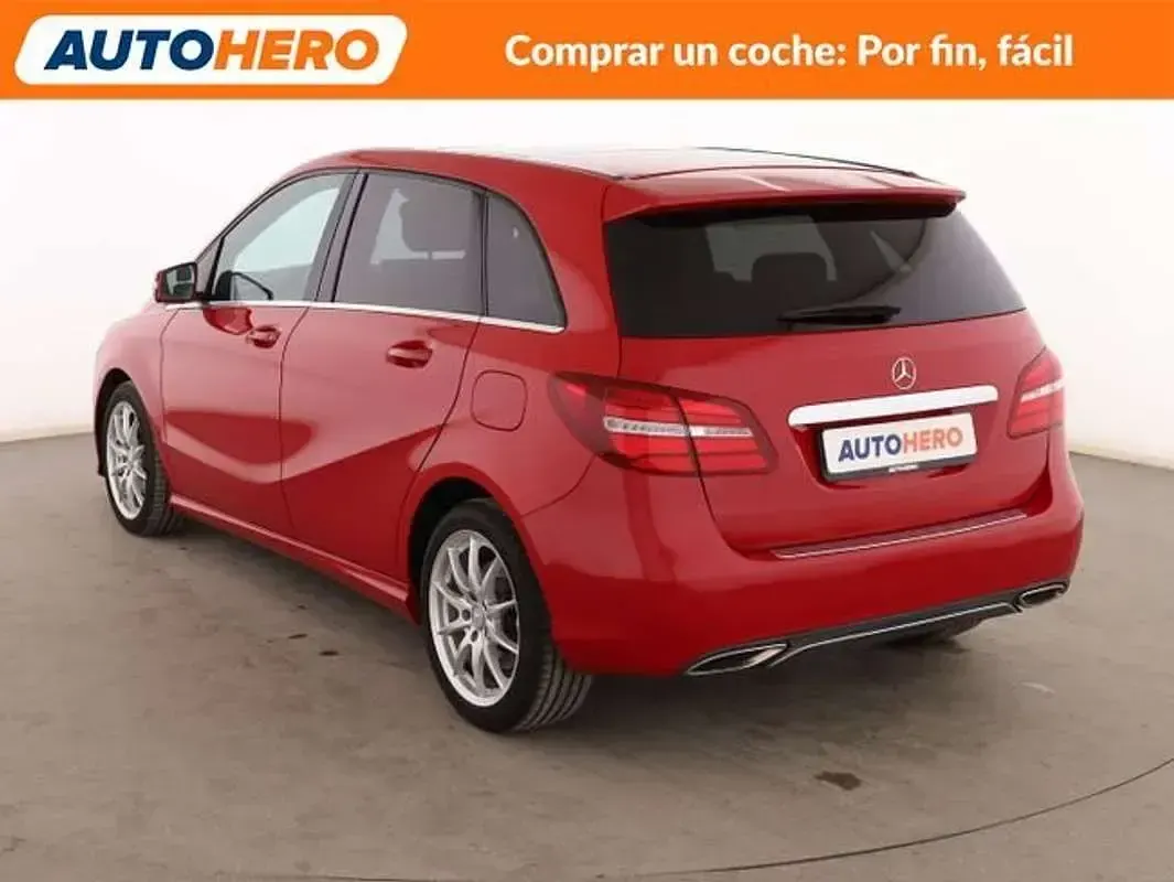Usado Mercedes C320 Urban 135 CV (99 kW) 2015 Rojo Van