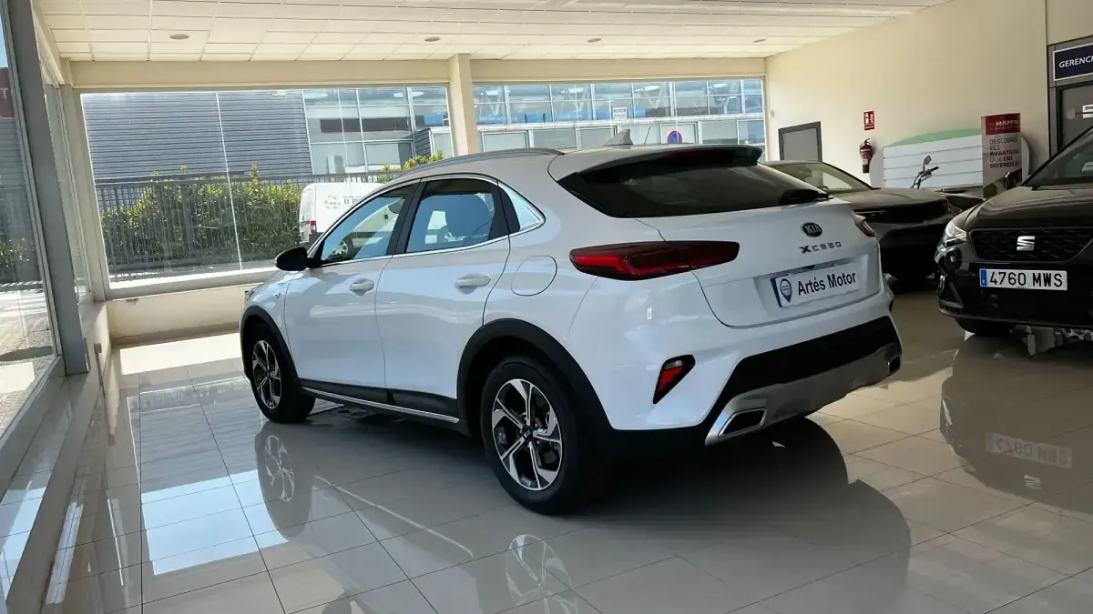Usado Kia XCeed 120 CV (88 kW) 2021 Blanco SUV