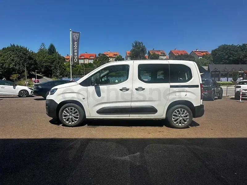 Usado Citroën Berlingo Feel 102 CV (75 kW) 2021 Blanco Monovolumen