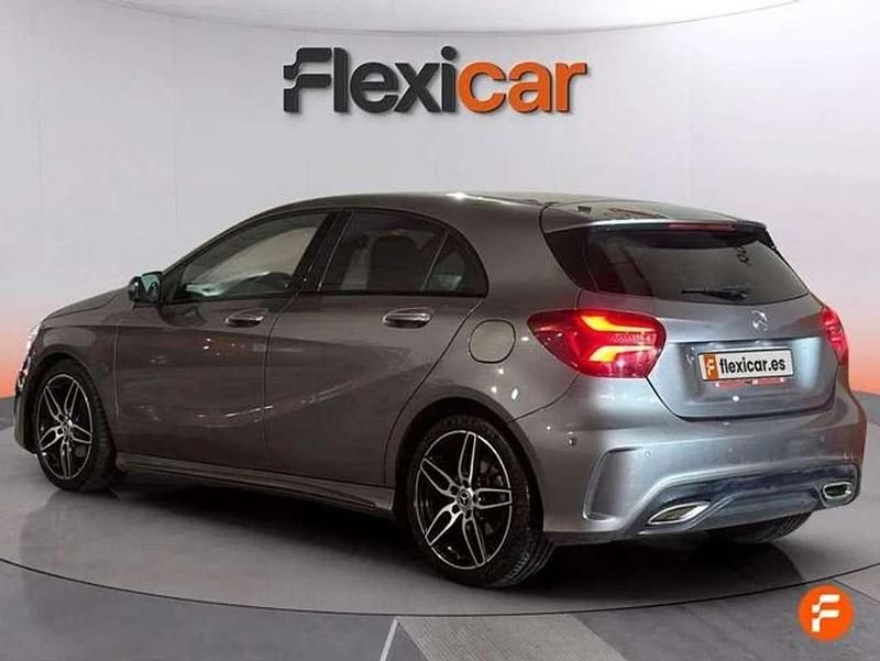 Usado Mercedes A200 139 CV (102 kW) 2018 Gris Utilitario