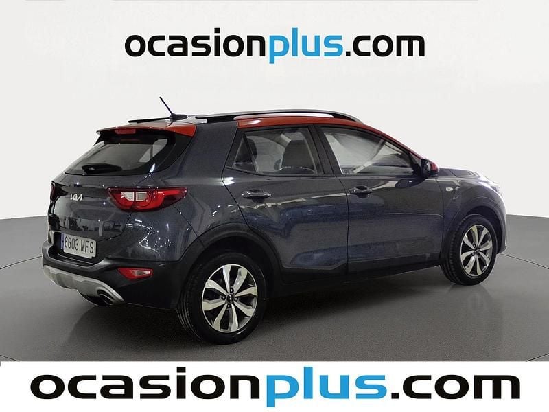 Usado Kia Stonic 100 CV (73 kW) 2023 Gris SUV