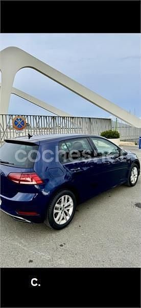 Usado VW Golf VII Advance 125 CV (91 kW) 2018 Azul Berlina