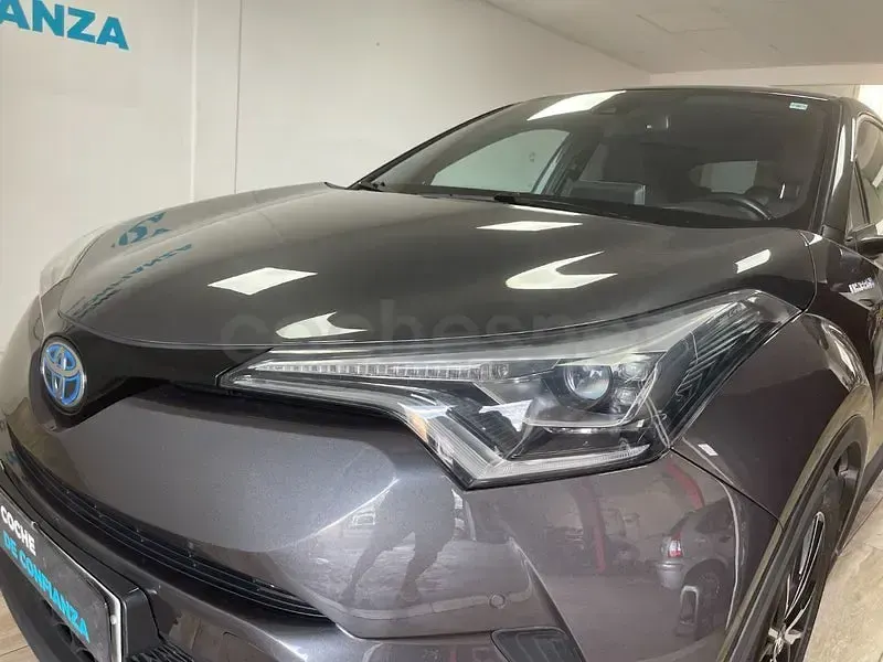 Usado Toyota C-HR Plus 122 CV (89 kW) 2017 Gris / plata SUV