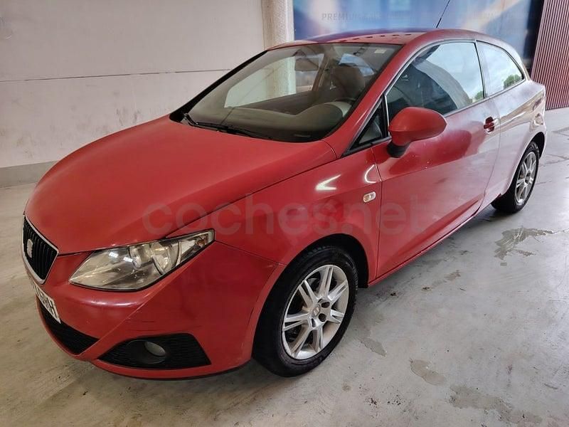 Usado Seat Ibiza SC Style 85 CV (62 kW) 2009 Rojo Utilitario