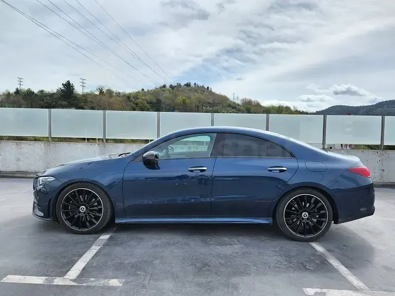 Usado Mercedes CLA220 190 CV (139 kW) 2020 Azul Coupe