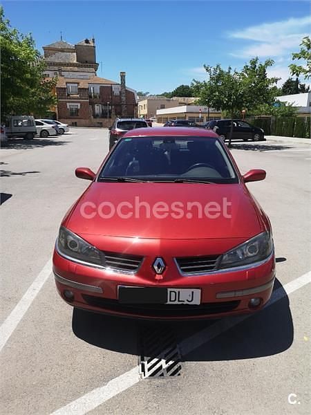 Usado Renault Laguna II Dynamique 120 CV (88 kW) 2005 Rojo Berlina