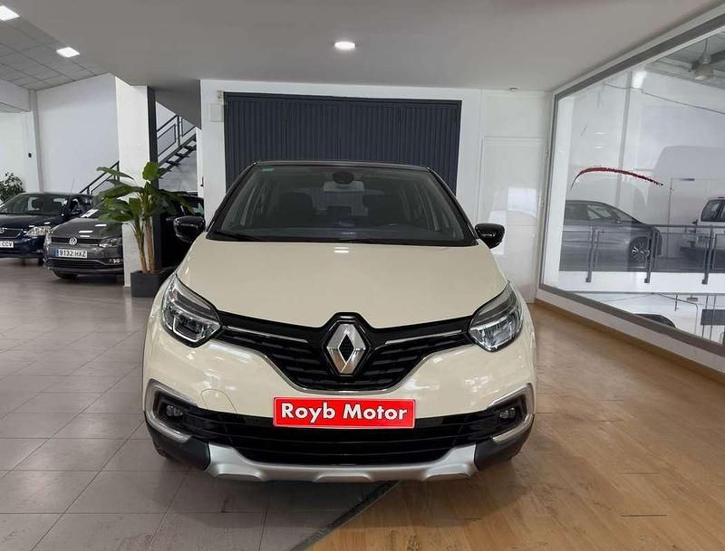 Usado Renault Captur Zen 120 CV (88 kW) 2017 Beige SUV